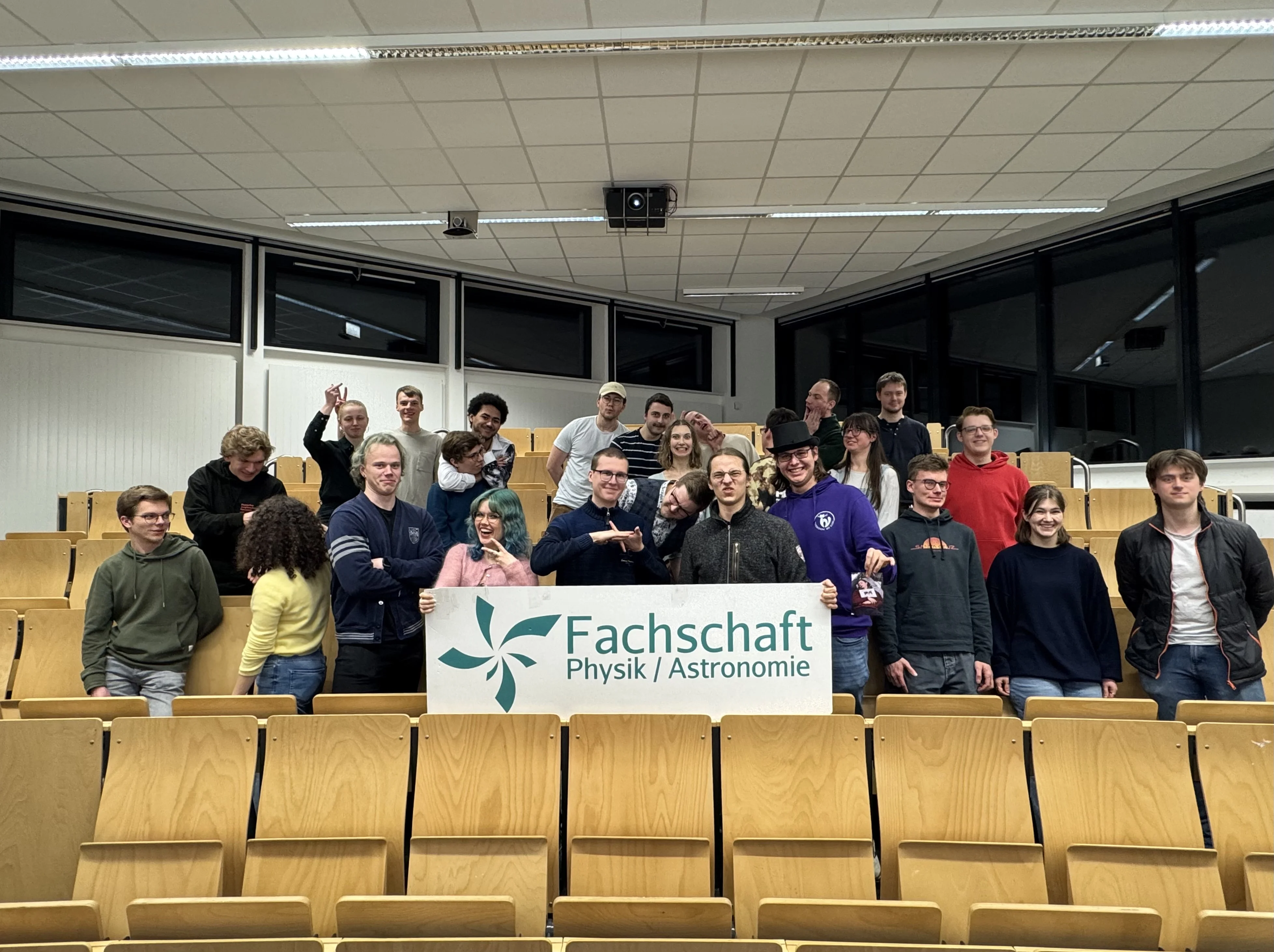 FS_Gruppenbild_WS25-26-schön.jpeg